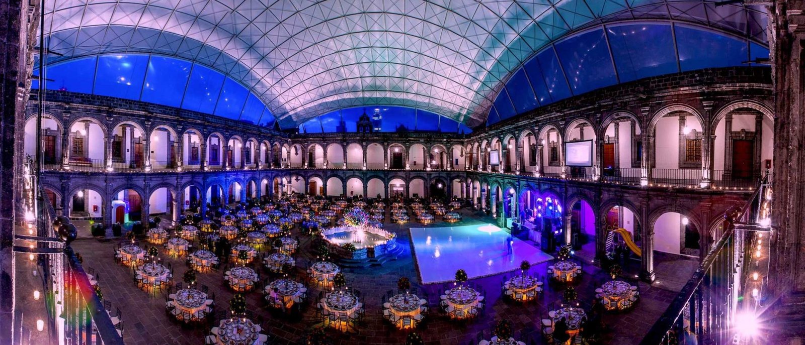 Graduación organizada por Grupo Alce, pista llena en ambiente de gala